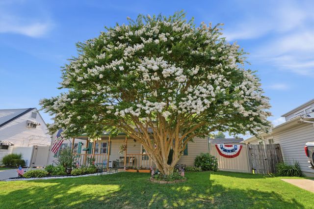 31 NARCISSUS LN, Levittown, PA 19054