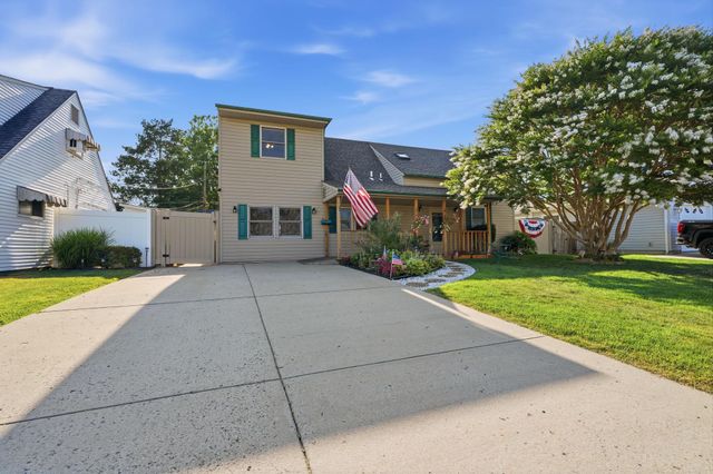 31 NARCISSUS LN, Levittown, PA 19054