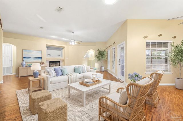 4735 Spears St, Pace, FL 32571