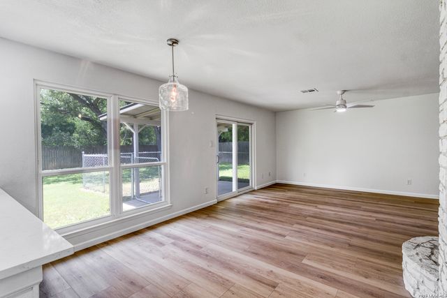 8214 Meadow Forest St., San Antonio, TX 78251