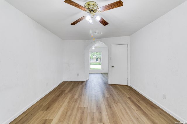 8214 Meadow Forest St., San Antonio, TX 78251