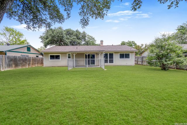 8214 Meadow Forest St., San Antonio, TX 78251