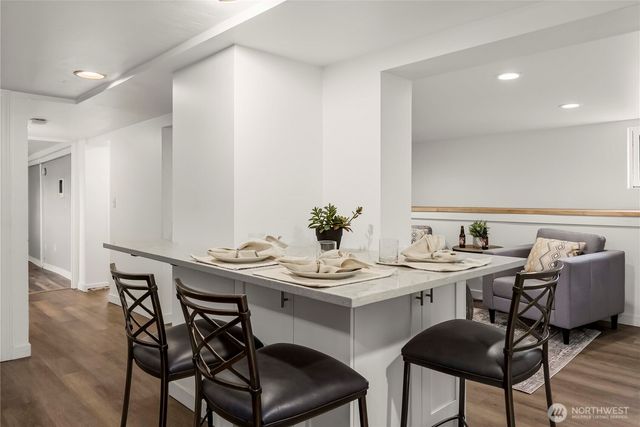 950 86th Street N, Seattle, WA 98103