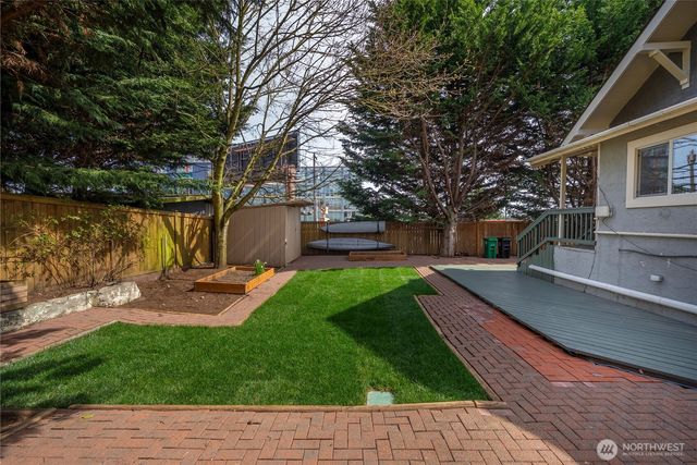 950 86th Street N, Seattle, WA 98103