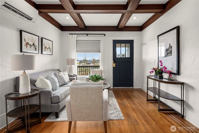 950 86th Street N, Seattle, WA 98103