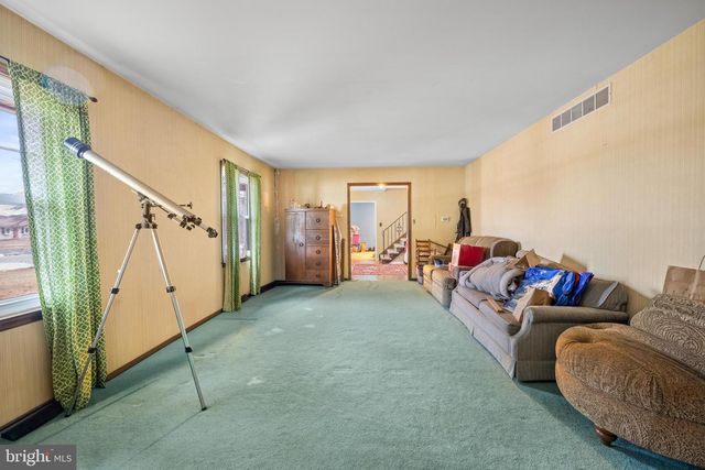 580 SUNHAVEN DR, Clayton, NJ 08312