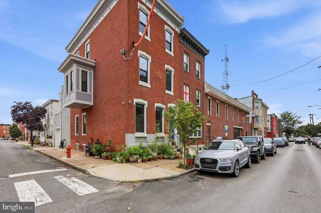913 S 13TH ST, PHILADELPHIA, PA 19147 — exterior