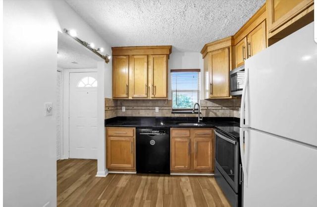 9355 SW 8th Street 408, Boca Raton, FL 33428