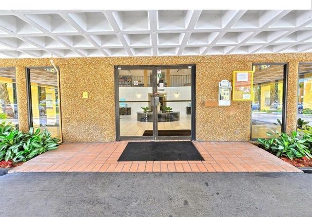 9355 SW 8th Street 408, Boca Raton, FL 33428