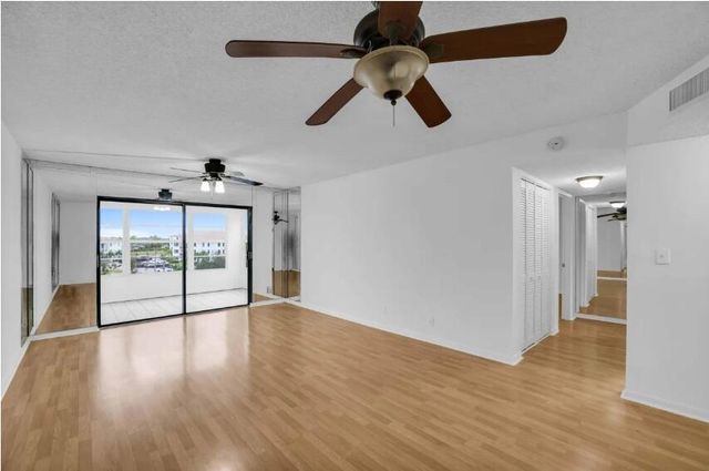 9355 SW 8th Street 408, Boca Raton, FL 33428