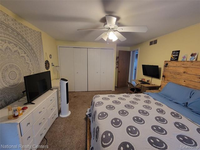 17429 Brookview Drive, Livonia, MI 48152