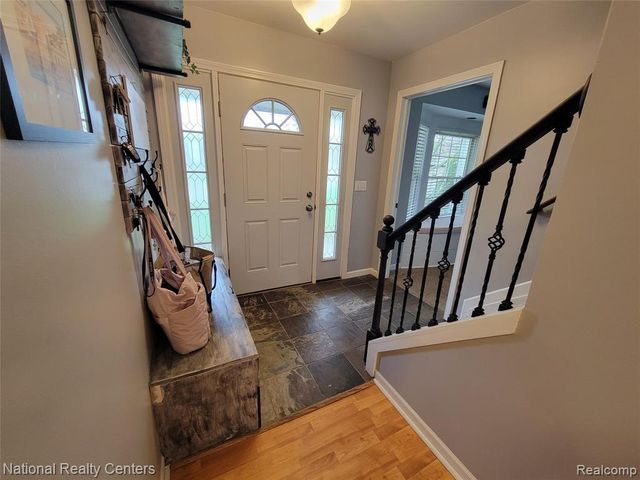 17429 Brookview Drive, Livonia, MI 48152