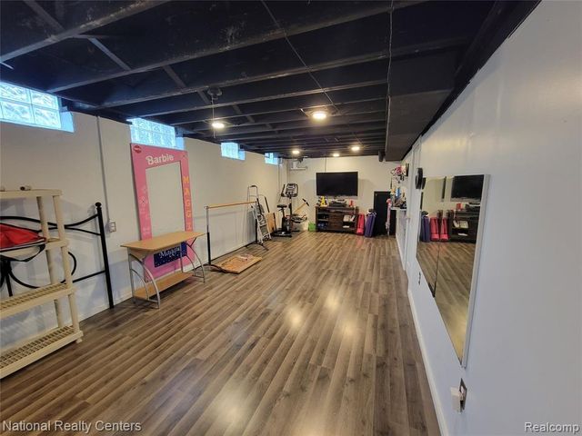 17429 Brookview Drive, Livonia, MI 48152