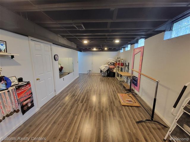17429 Brookview Drive, Livonia, MI 48152