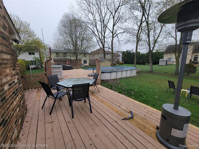 17429 Brookview Drive, Livonia, MI 48152