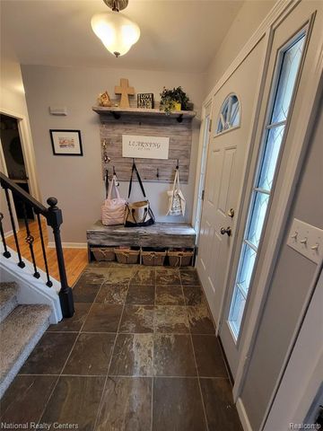 17429 Brookview Drive, Livonia, MI 48152