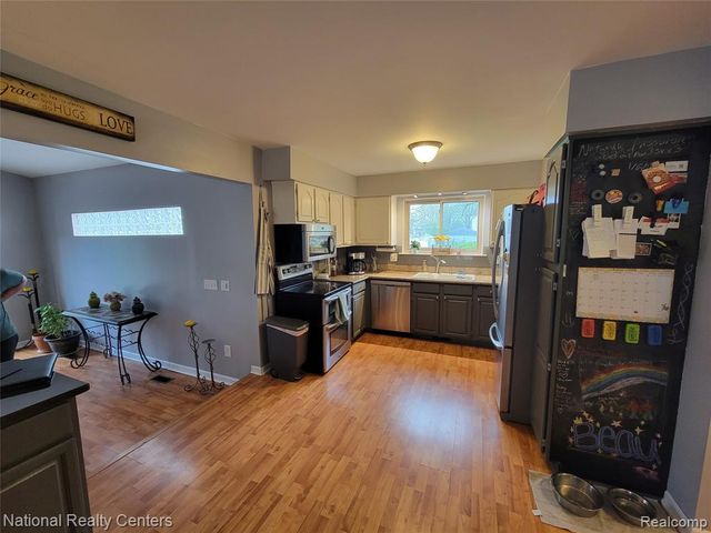 17429 Brookview Drive, Livonia, MI 48152