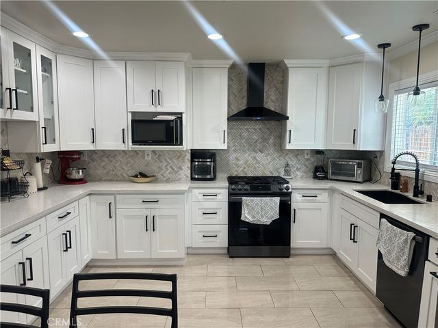 940 Park Avenue, Perris, CA 92570