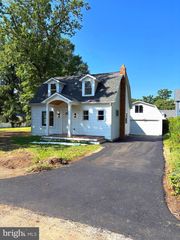 1712 RIDGELY RD, Edgewater, MD 21037