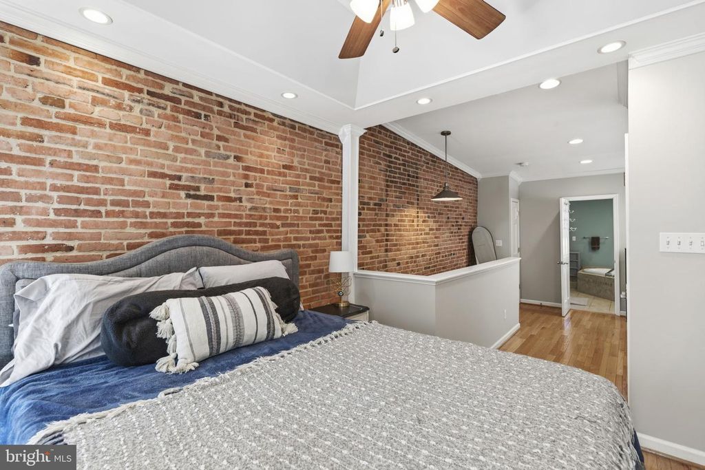 Image 12 of property listing at 1119 S BAYLIS ST, Baltimore, MD 21224
