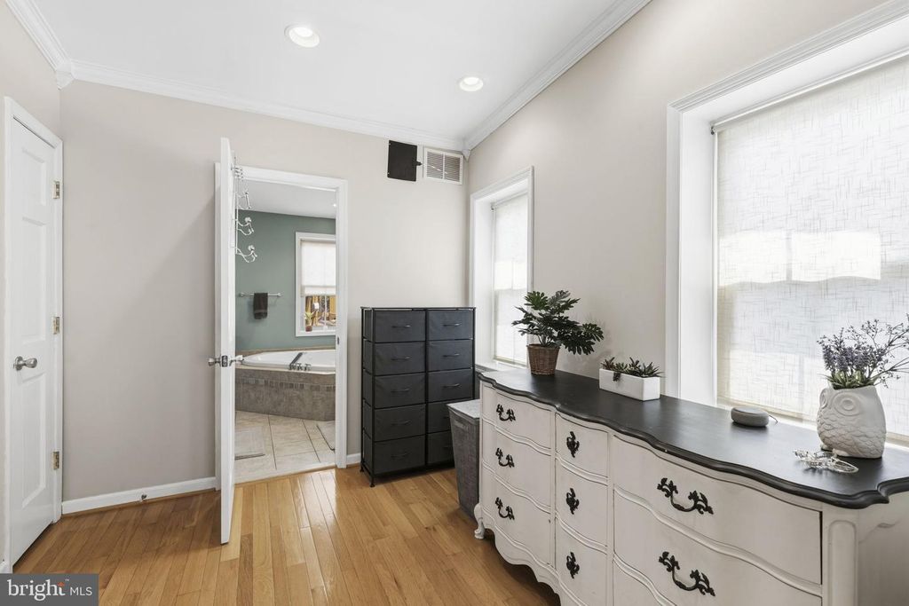 Image 15 of property listing at 1119 S BAYLIS ST, Baltimore, MD 21224