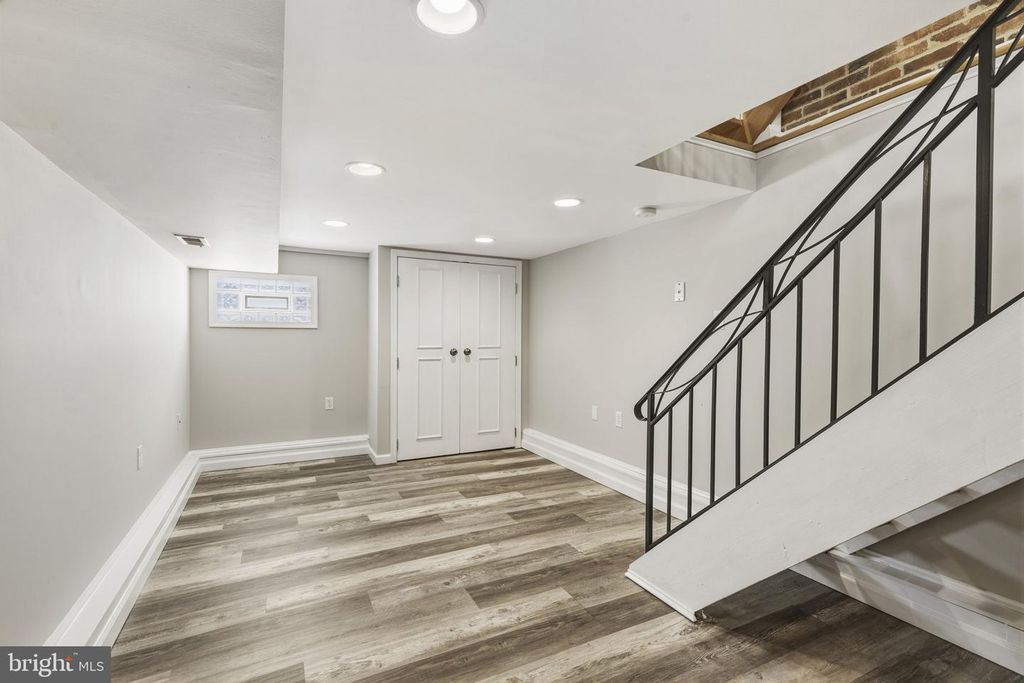 Image 19 of property listing at 1119 S BAYLIS ST, Baltimore, MD 21224