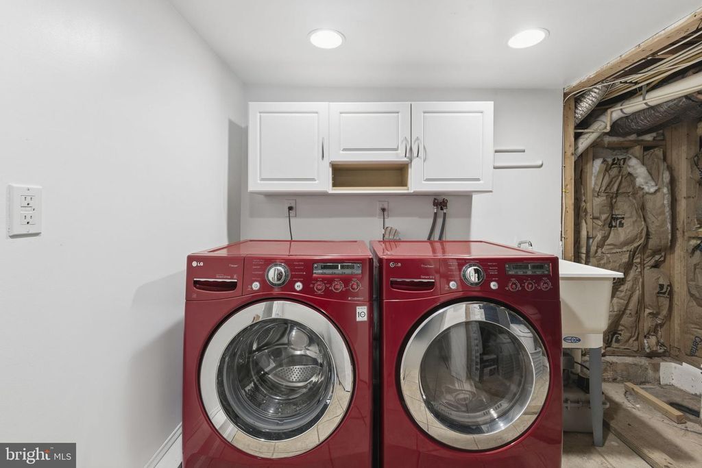 Image 22 of property listing at 1119 S BAYLIS ST, Baltimore, MD 21224