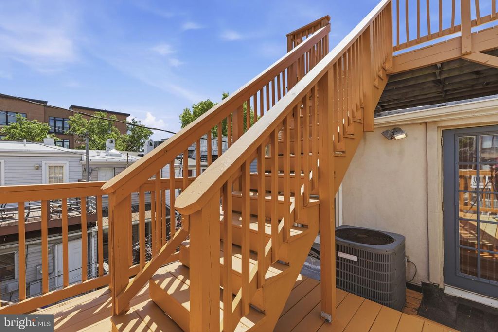 Image 27 of property listing at 1119 S BAYLIS ST, Baltimore, MD 21224