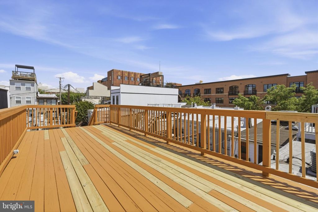 Image 29 of property listing at 1119 S BAYLIS ST, Baltimore, MD 21224