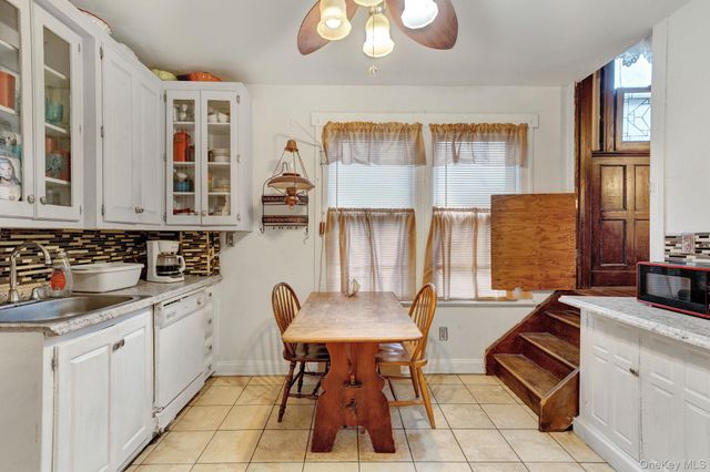 320 S Bayview Avenue, Freeport, NY 11520