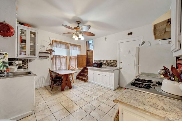 320 S Bayview Avenue, Freeport, NY 11520