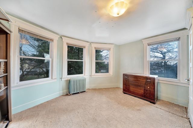 320 S Bayview Avenue, Freeport, NY 11520