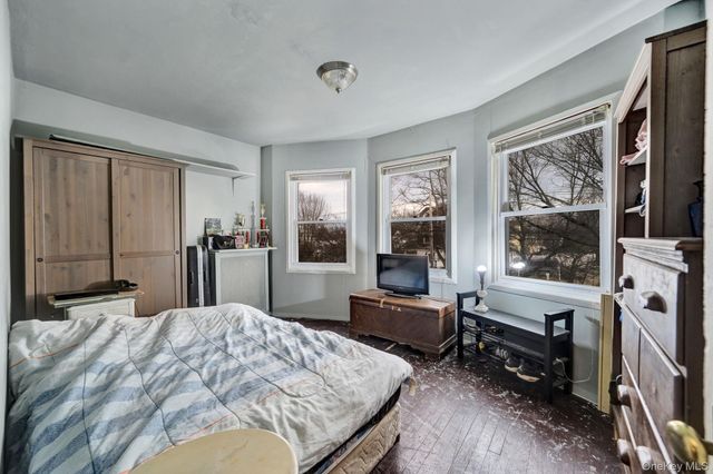 320 S Bayview Avenue, Freeport, NY 11520