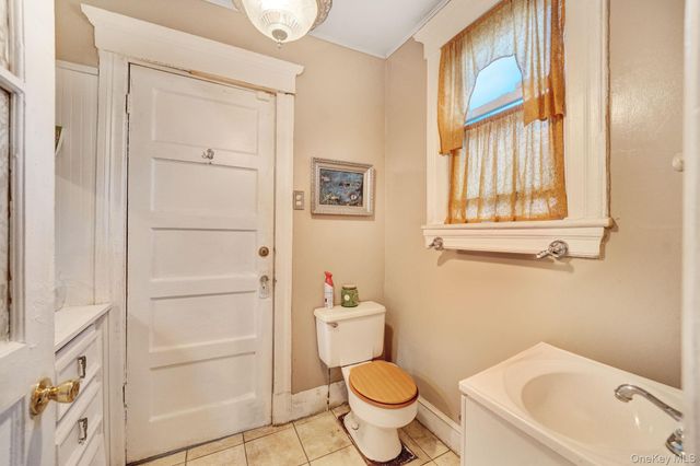 320 S Bayview Avenue, Freeport, NY 11520