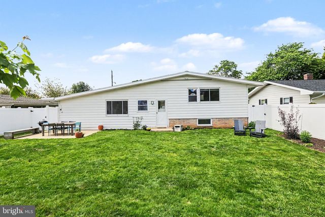 105 JUNE DR, Camp Hill, PA 17011