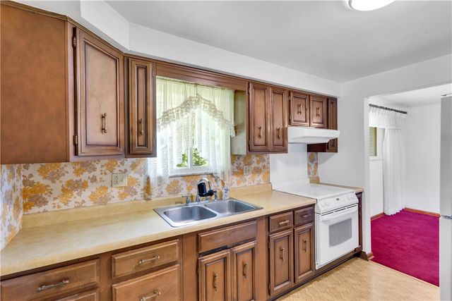 14001 Michael Dr, North Huntingdon, PA 15642