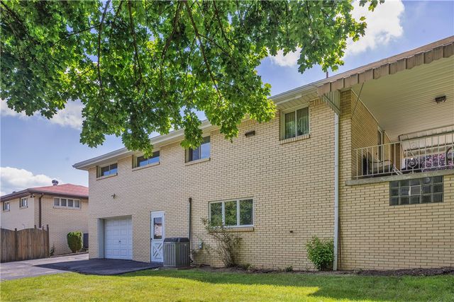 14001 Michael Dr, North Huntingdon, PA 15642