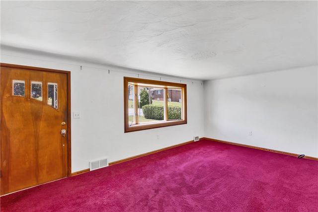 14001 Michael Dr, North Huntingdon, PA 15642