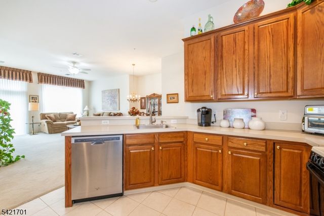 703 Four Seasons Dr 703, Wayne Twp., NJ 07470