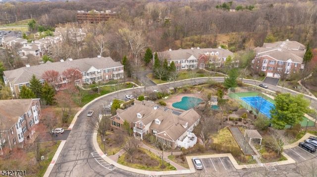 703 Four Seasons Dr 703, Wayne Twp., NJ 07470