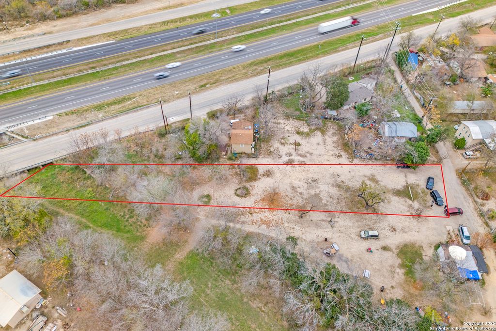 13740 INTERSTATE 35, Von Ormy, TX 78073