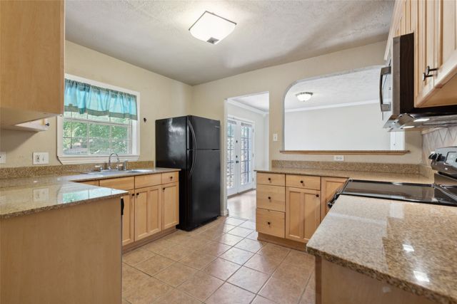 3884 Van Ness Lane, Dallas, TX 75220