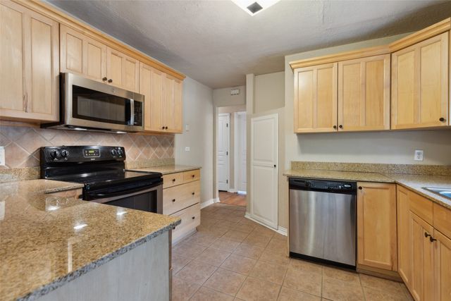 3884 Van Ness Lane, Dallas, TX 75220