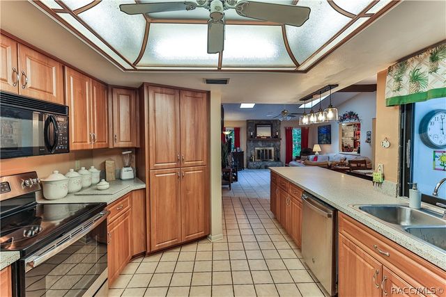 11 DAHOON Court S, Homosassa, FL 34446