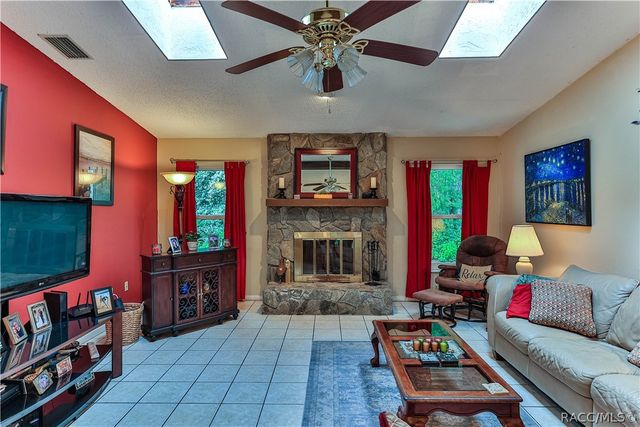 11 DAHOON Court S, Homosassa, FL 34446