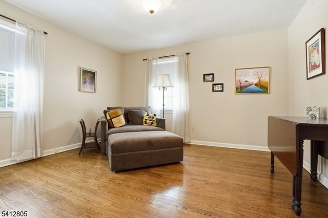 61 Western Dr, Millburn Twp., NJ 07078