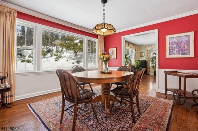 61 Western Dr, Millburn Twp., NJ 07078