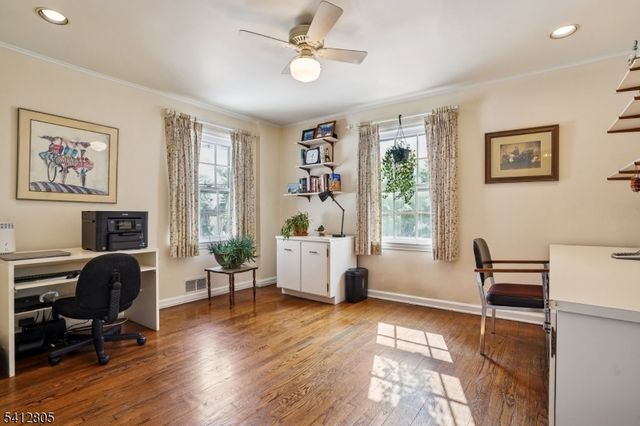 61 Western Dr, Millburn Twp., NJ 07078