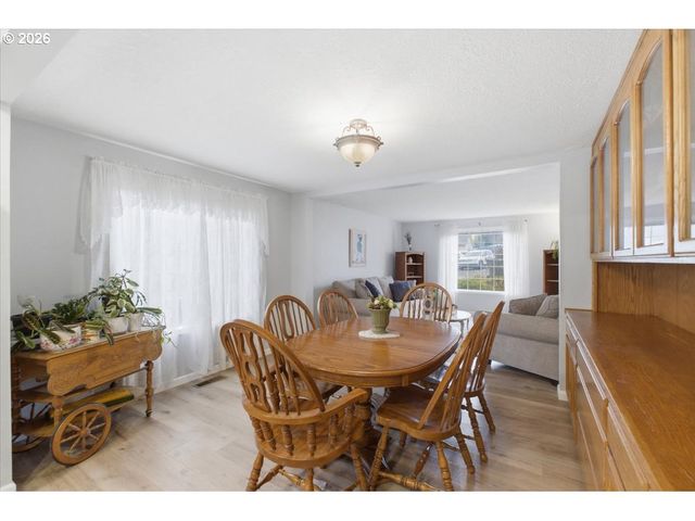 2009 FLAG STONE Ct, Keizer, OR 97303