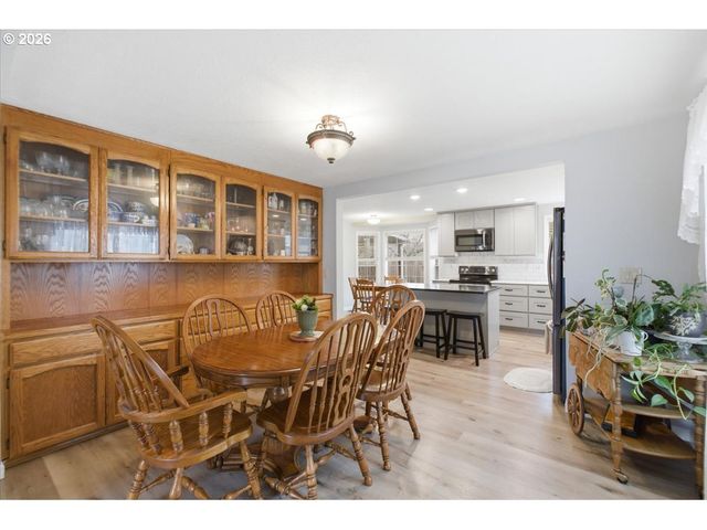 2009 FLAG STONE Ct, Keizer, OR 97303